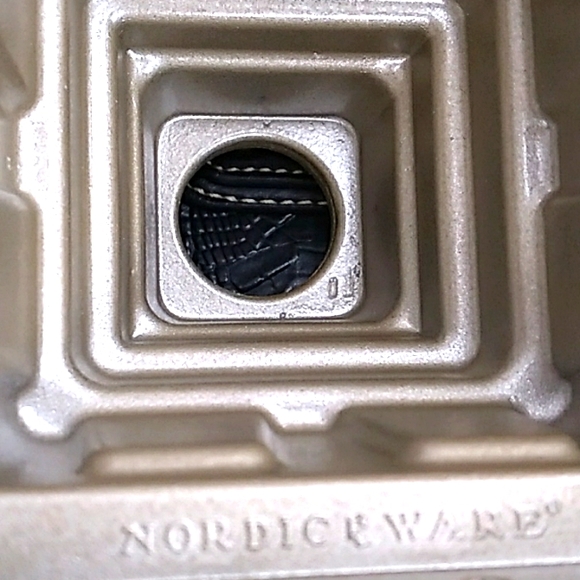 ⚜️ Nordicware Sand Castle Cake Bundt Pan - Picture 3 of 16